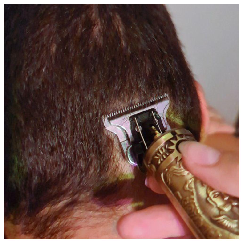 Máquina Barbear Portátil de Precisão C/ Acessórios
