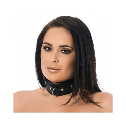 Colar de couro com argola grande